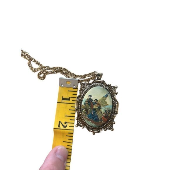 Washington Crossing the Delaware pendant Necklace - Picture 4 of 8